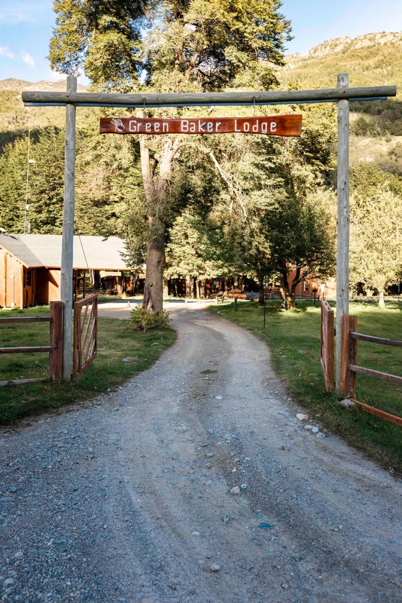 Green Baker Lodge Puerto Bertrand Extérieur photo